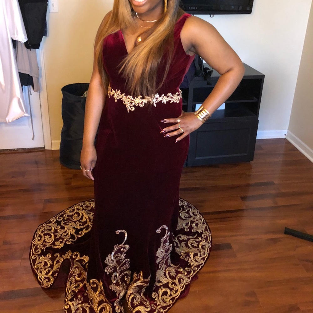 Beautiful Prom Dress - Picture 4 of 6